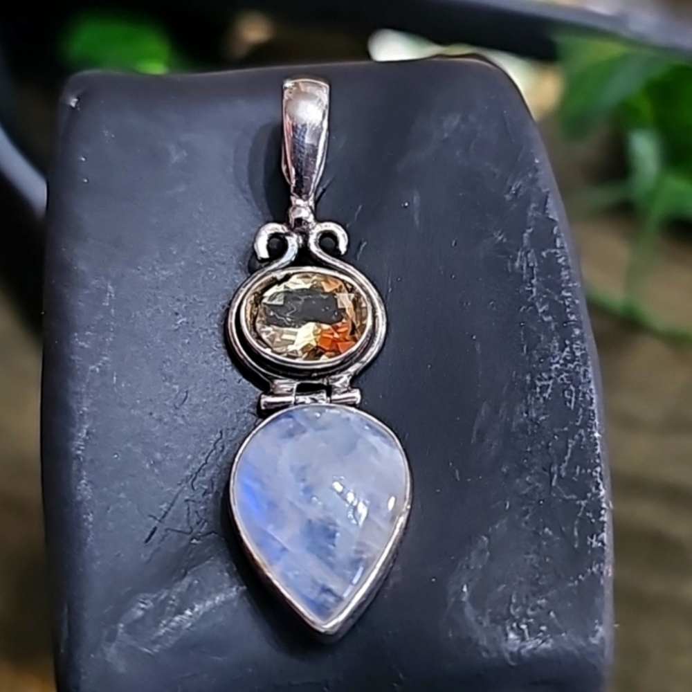 Pendant with Gorgeous Moonstone Citrine Sparkle